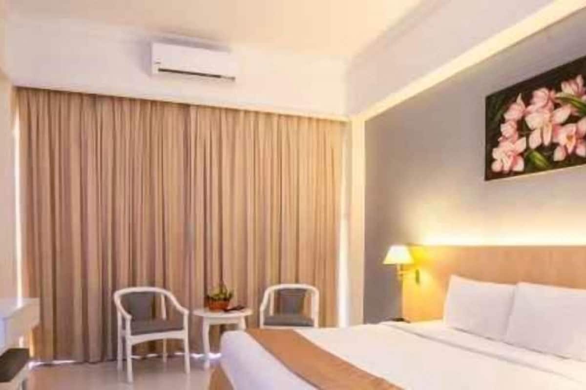 In-room safe, desk, iron/ironing board (on request), free WiFi