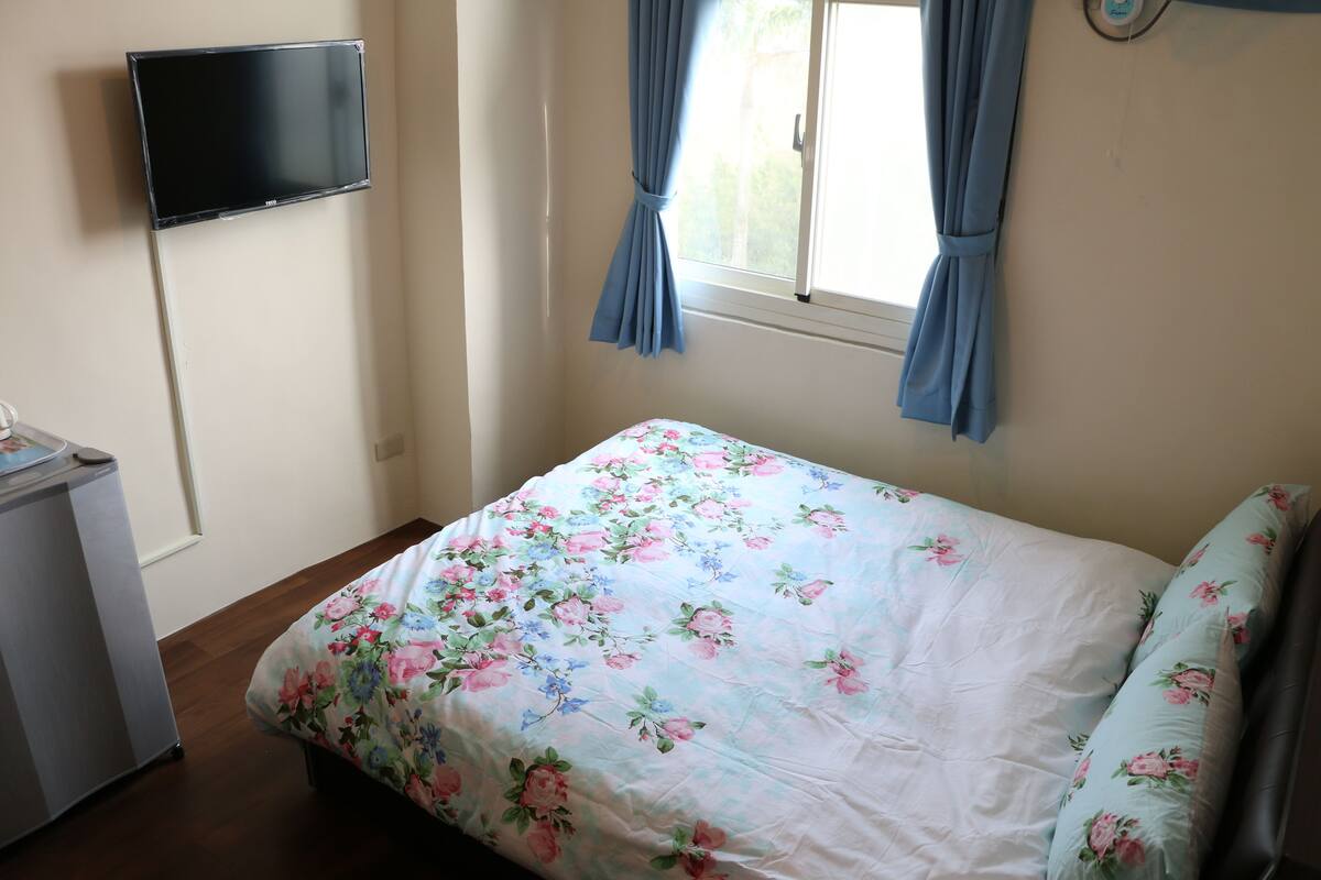 1 habitación, ropa de cama de alta calidad y escritorio