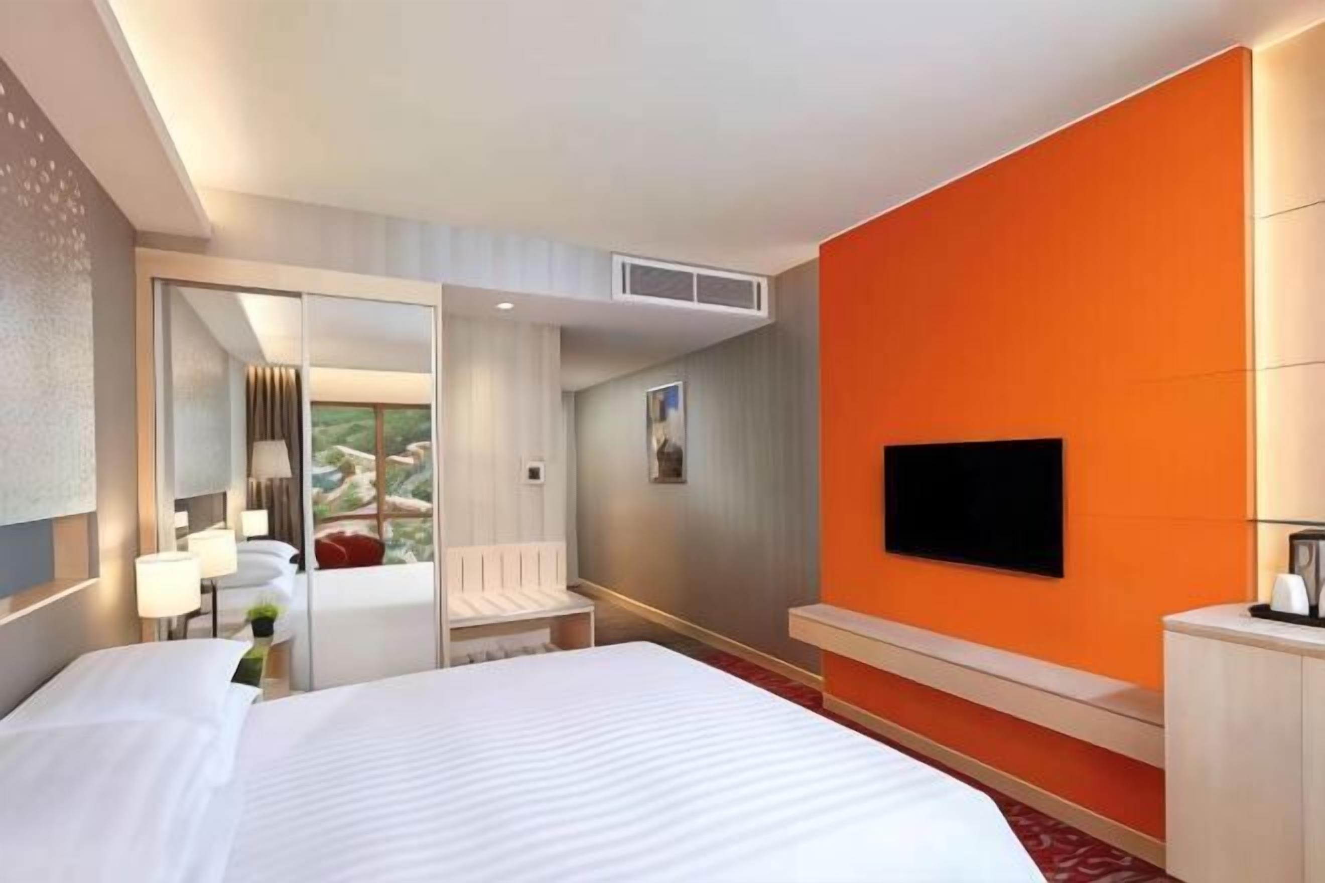 Een kluis op de kamer, een bureau, geluiddichte muren