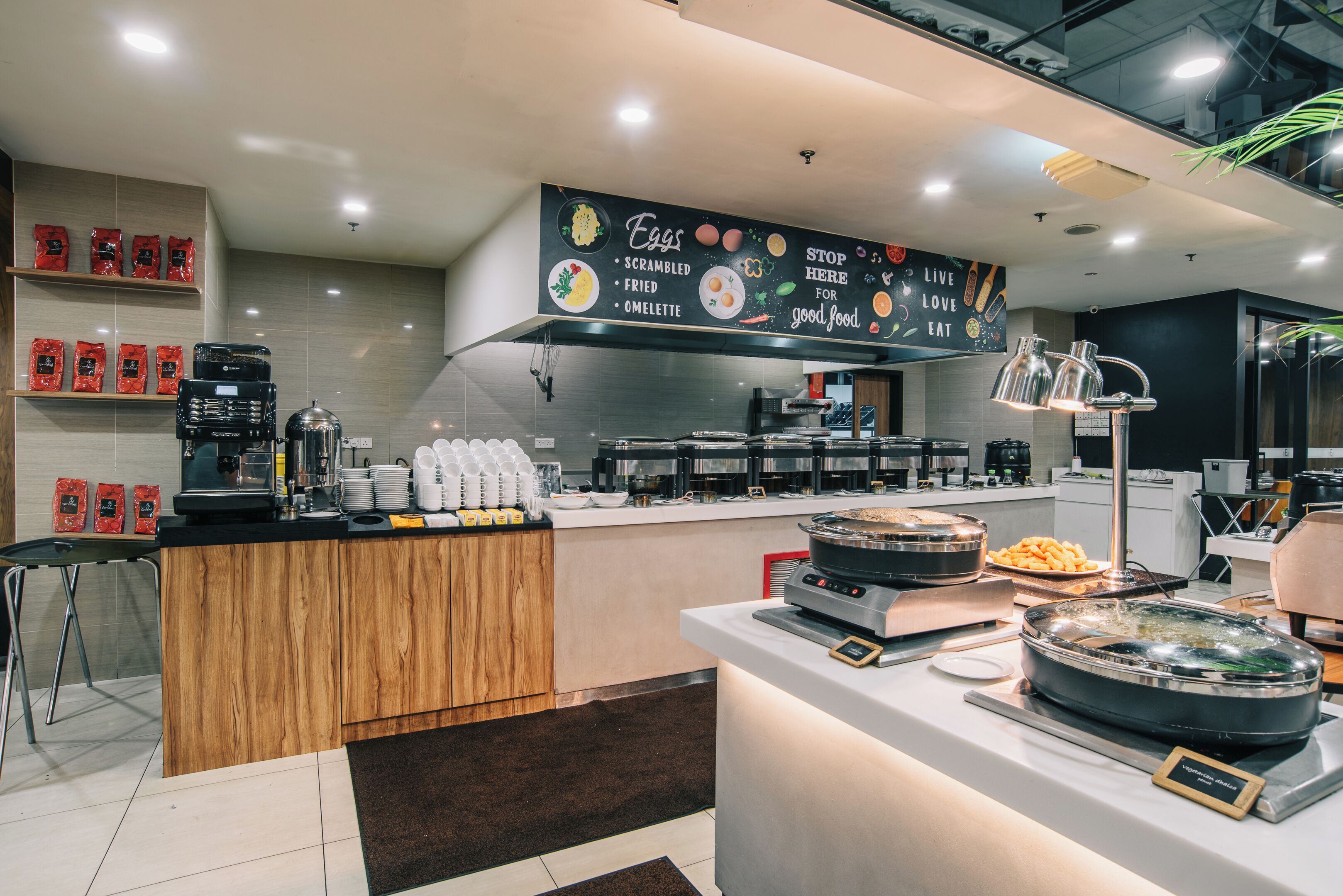 breakfast, lunch, dinner served; pool views