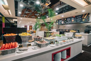 Breakfast, lunch, dinner served; pool views