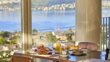 Free daily continental breakfast