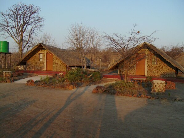 Property grounds - Liya Lodge and Campsite (Kasane)