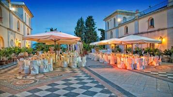 Utendørs bankettområde