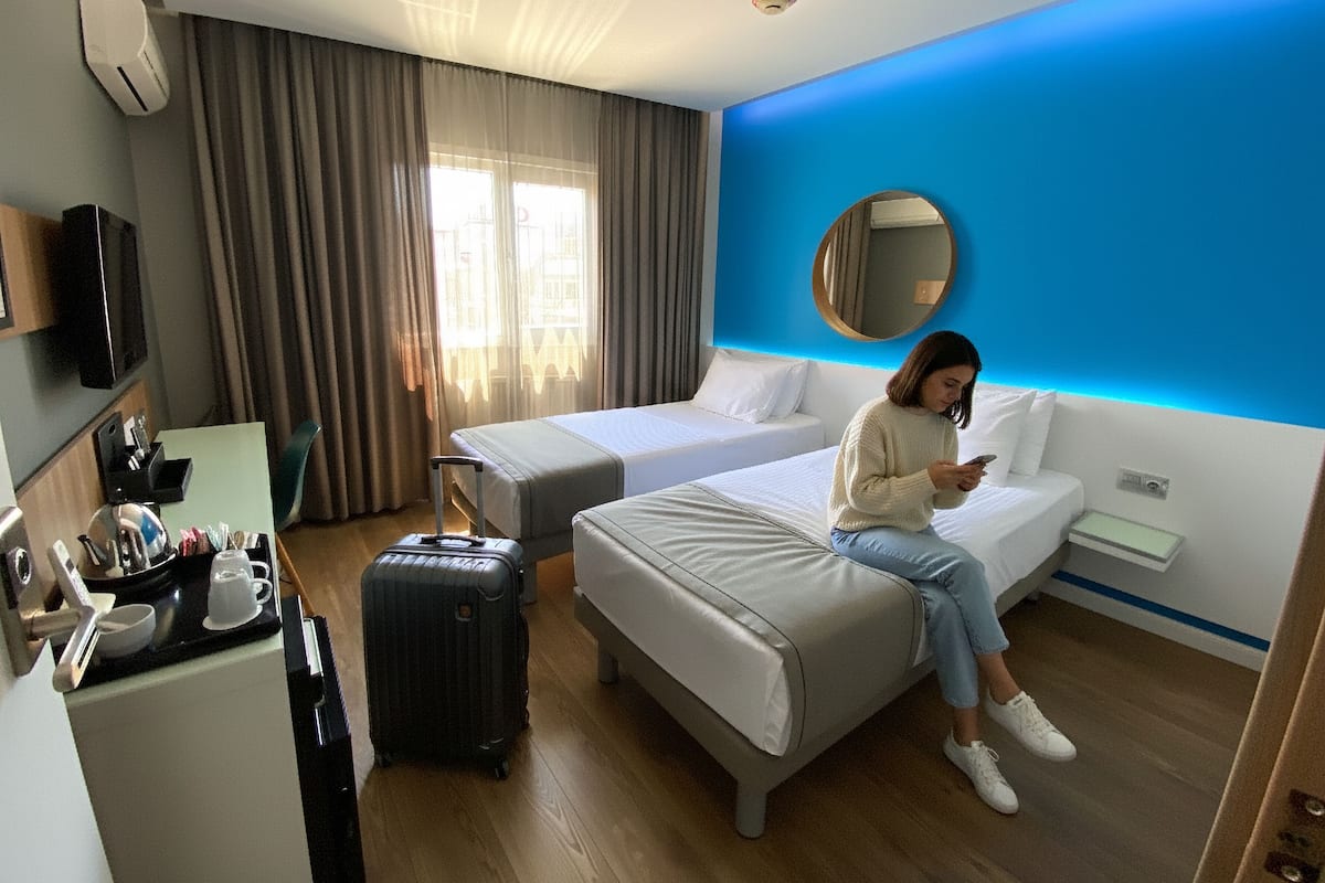 Quarto duplo standard, 2 camas de solteiro | 2 quartos, roupas de cama premium, frigobar, cofres nos quartos