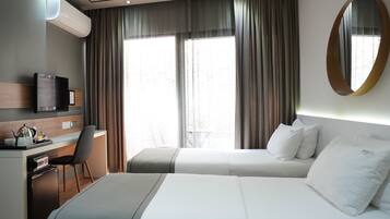 Standard Twin Room, 2 Single Beds | Premium bedding, minibar, in-room safe, desk