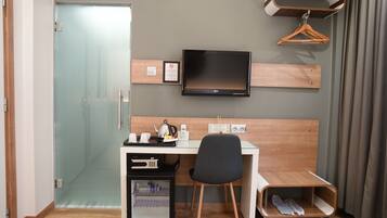 Standard Double Room, 1 Queen Bed | Premium bedding, minibar, in-room safe, desk