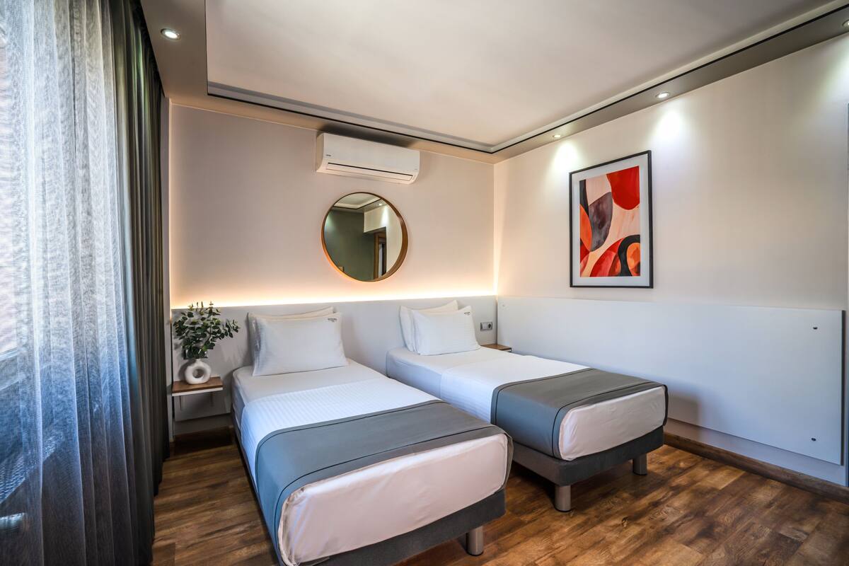 Phòng 2 giường đơn Tiêu chuẩn, 2 giường đơn | Bộ đồ giường cao cấp, minibar, két bảo mật tại phòng, bàn 