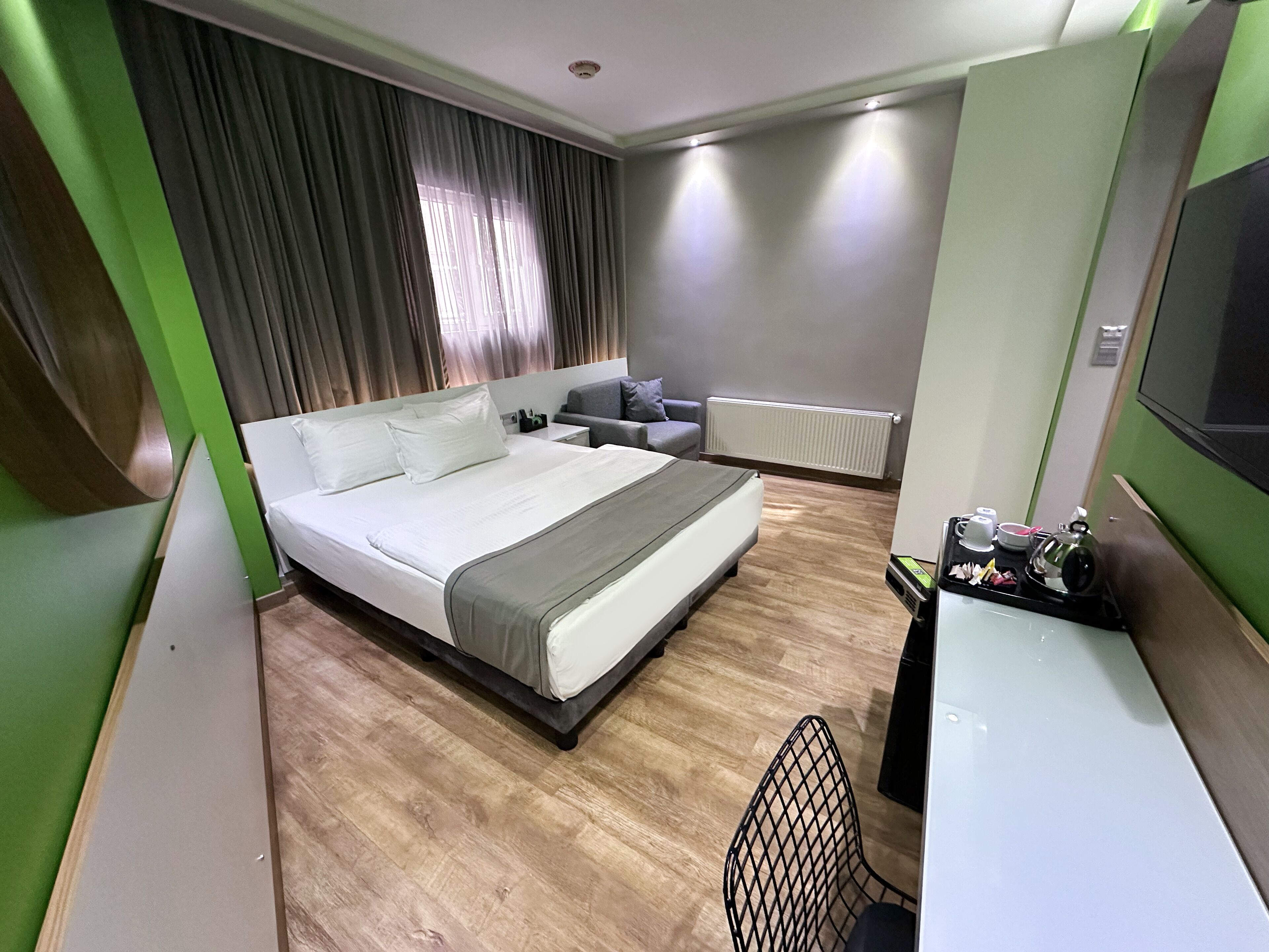 Familien-Dreibettzimmer, 1 Schlafzimmer | Hochwertige Bettwaren, Minibar, Zimmersafe, Schreibtisch