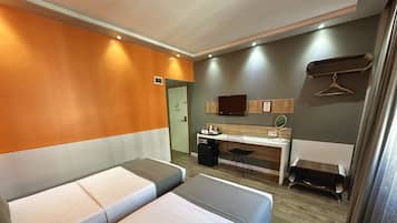 2 habitaciones, minibar y caja de seguridad en la habitación