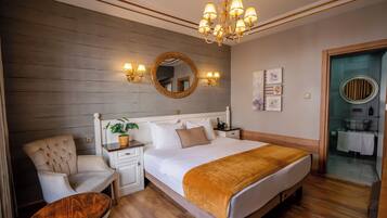 Suite, 2 Bedrooms | Premium bedding, minibar, in-room safe, desk