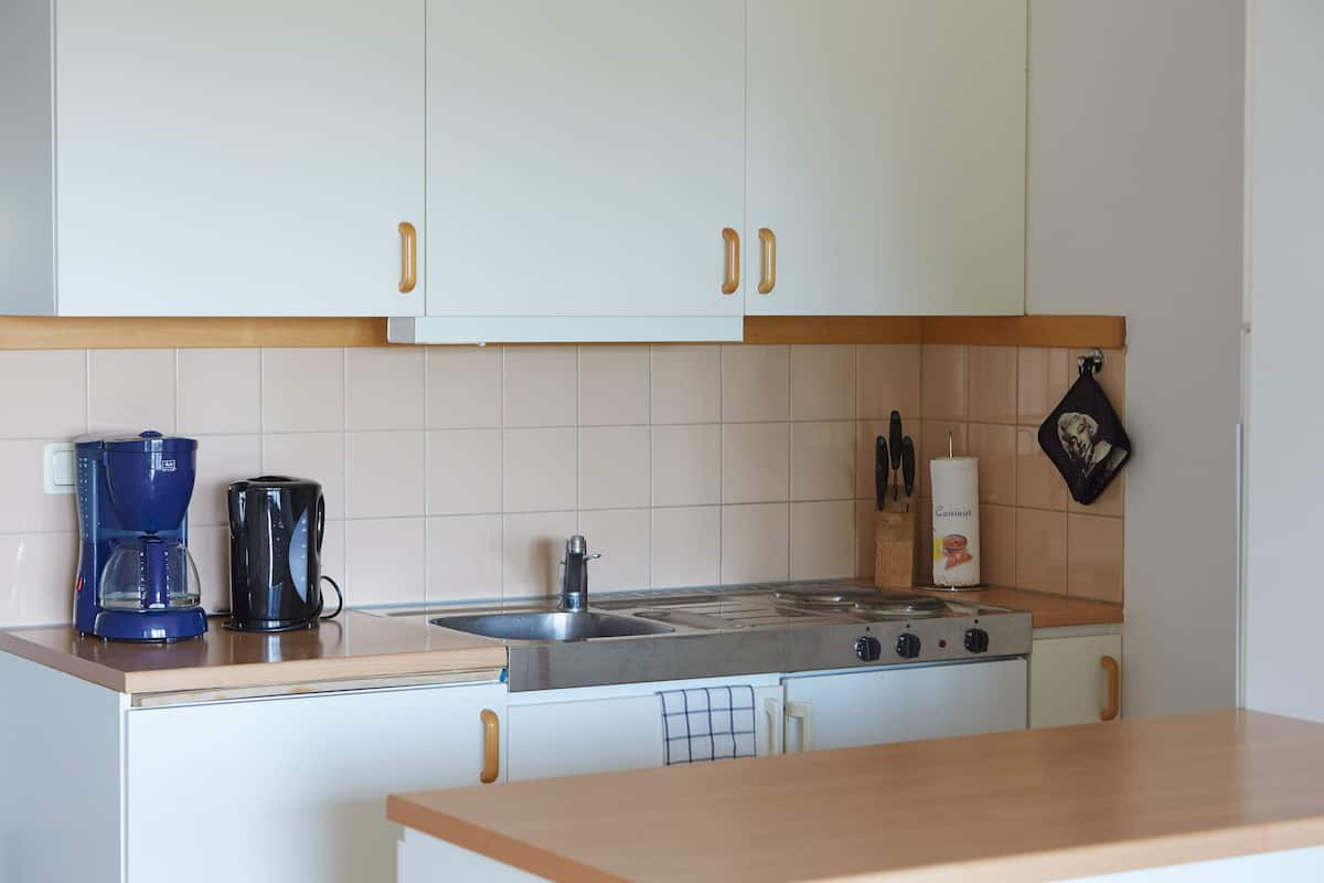 cottage, 2 bedrooms | private kitchen | electric kettle