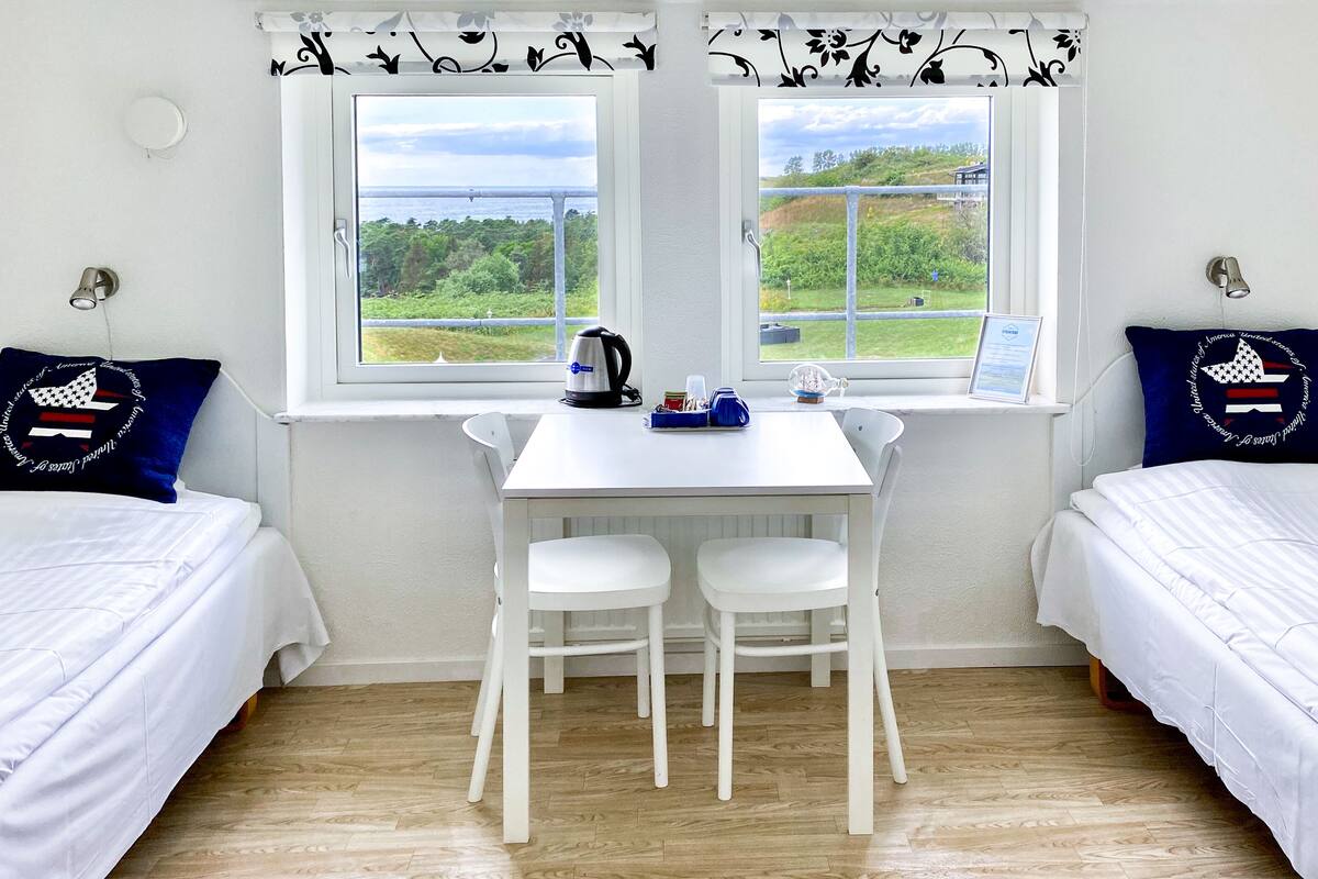 Double Room, Shared Bathroom | Free WiFi