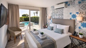 Deluxe-Suite, eigener Pool, zum Garten hin | 1 Schlafzimmer, Minibar, Zimmersafe, Schreibtisch