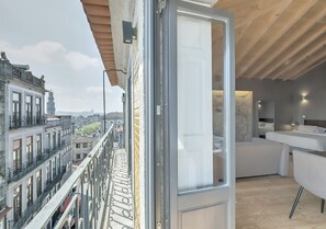Deluxe Studio, City View | Balcony - Oporto Street Sá de Noronha (Porto)
