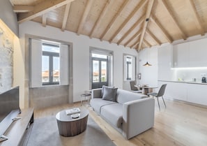 Deluxe Studio, Balcony | Living room - Oporto Street Sá de Noronha (Porto)