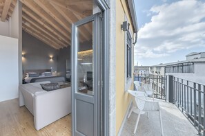 Deluxe Studio, Balcony | Balcony - Oporto Street Sá de Noronha (Porto)
