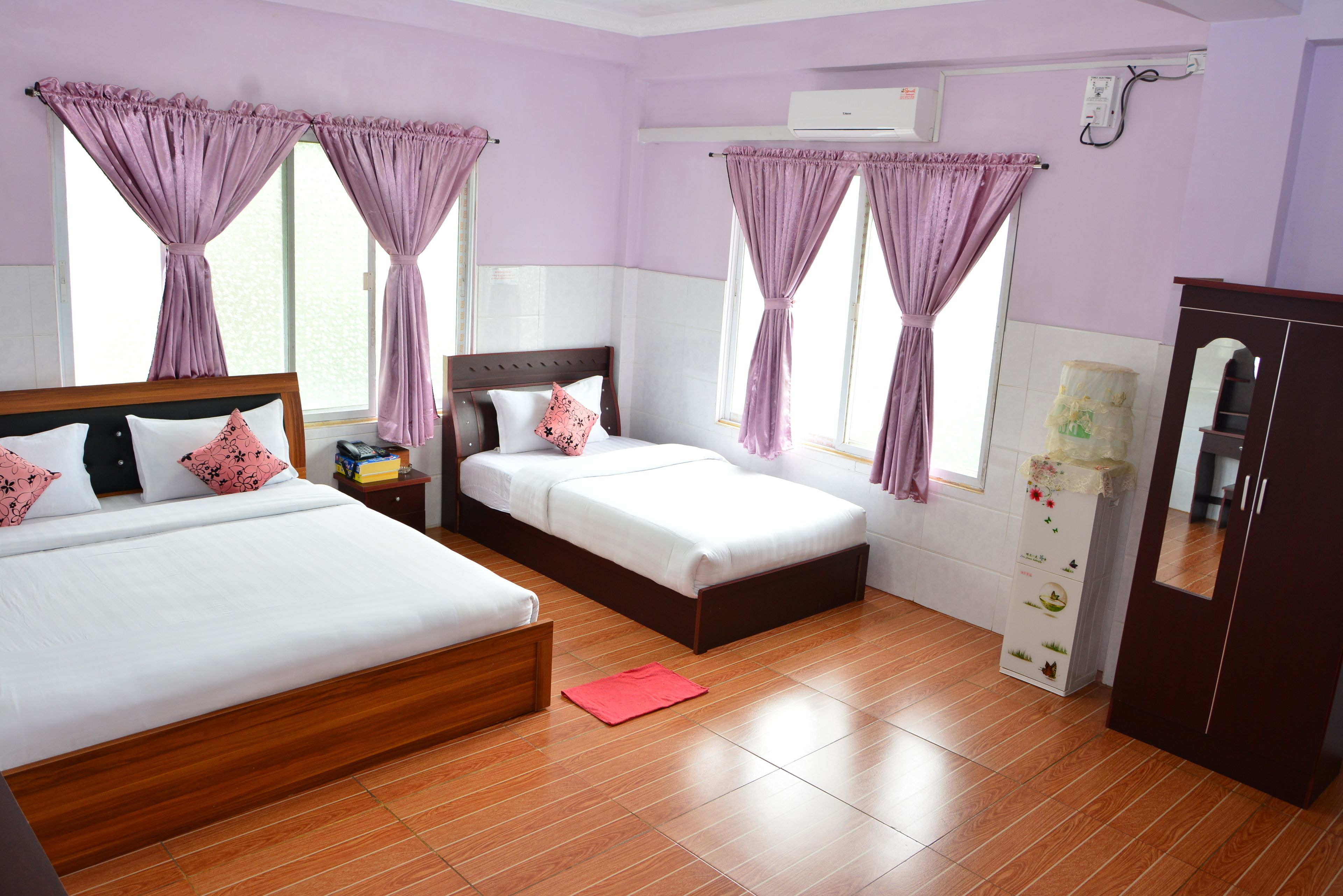 Triple Room | In-room safe, desk, free WiFi