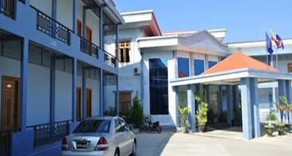 Nandar Thiri Hotel