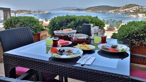 Free daily continental breakfast - Hotel Gumbet (Bodrum)