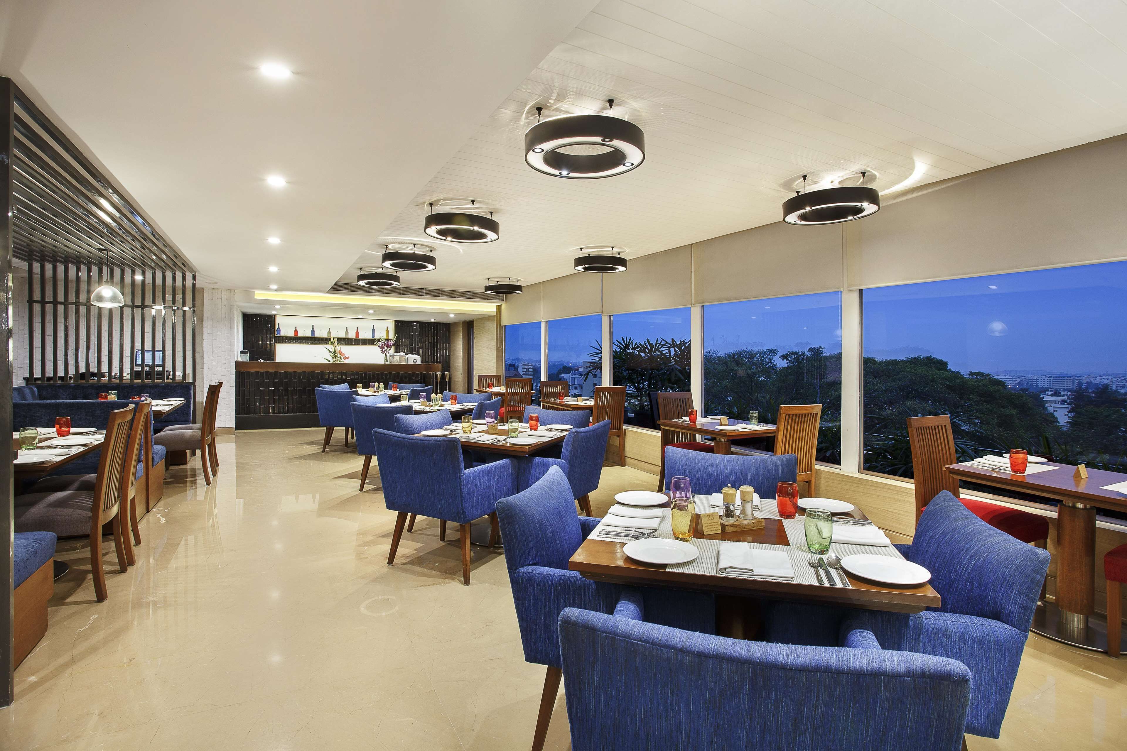 breakfast, lunch, dinner served; international cuisine