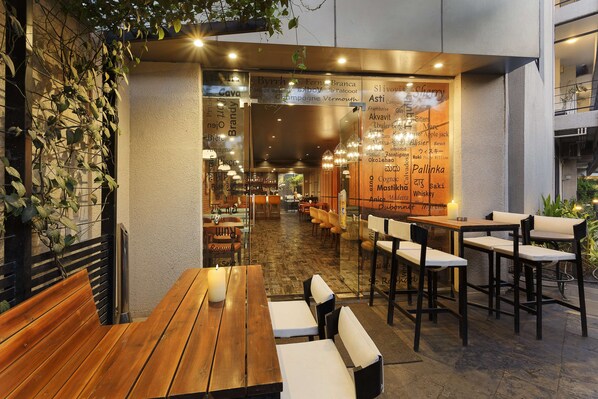 Breakfast, lunch, dinner served; international cuisine - Sarovar Portico Outer Ring Road Bengaluru (Bengaluru)