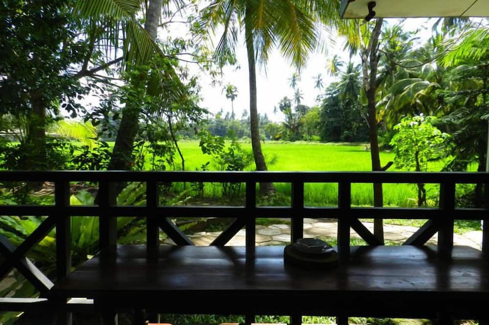 Traveller's Home Hotel