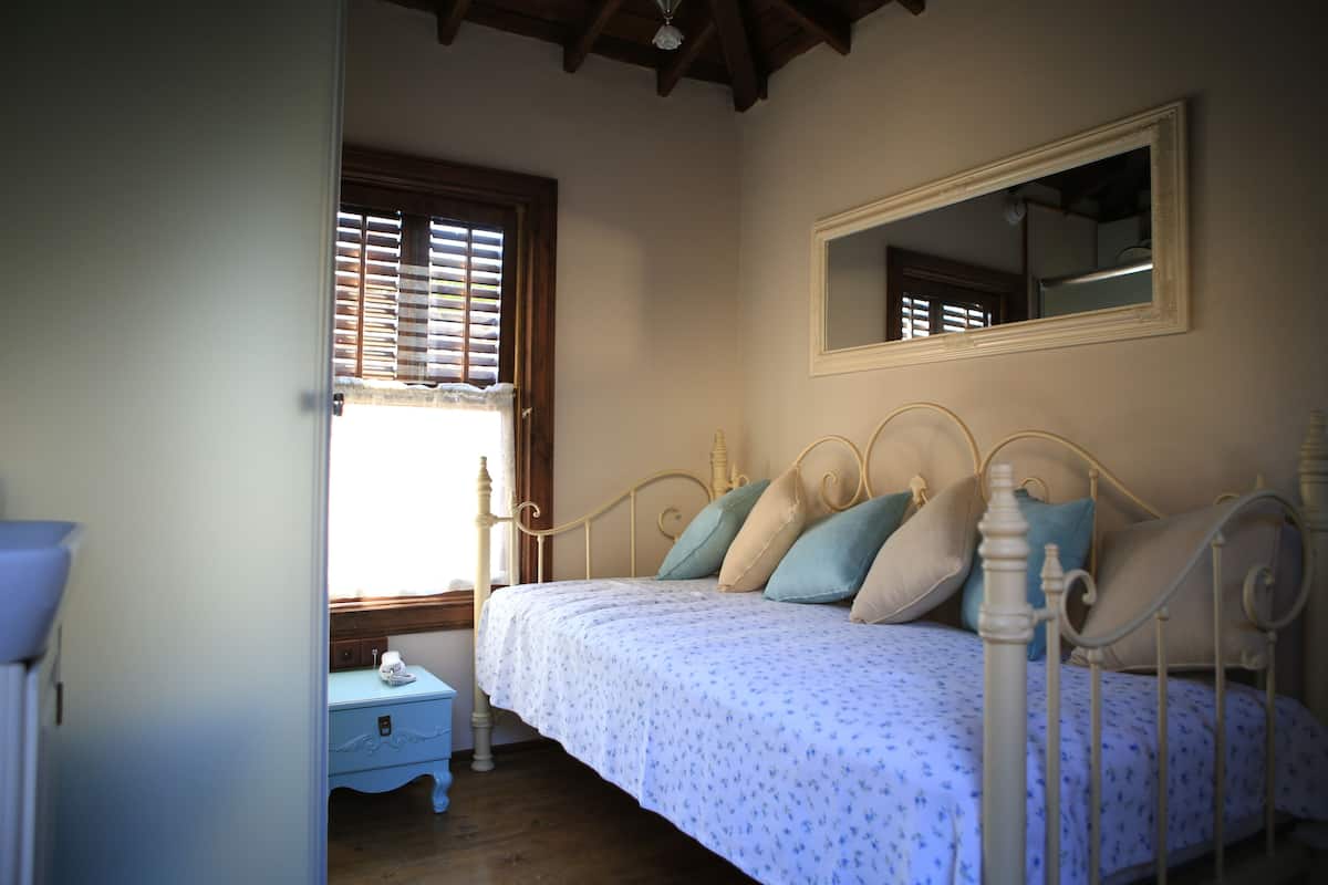 Single Room, Private Bathroom | Living area | LCD TV