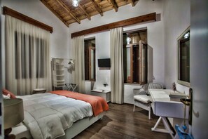 Family House, 2 Bedrooms - Maya's Boutique Residence (Rethymno)