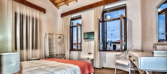 Maya's Boutique Residence