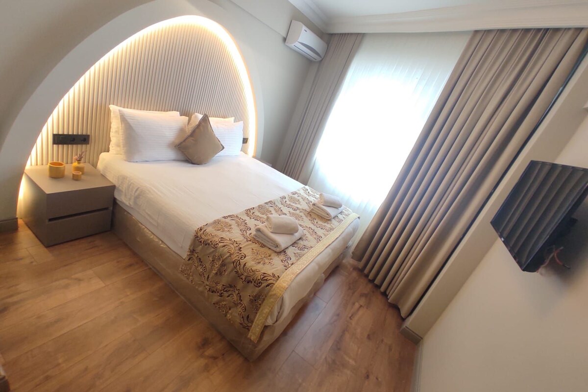 In-room safe, soundproofing, iron/ironing board (on request)