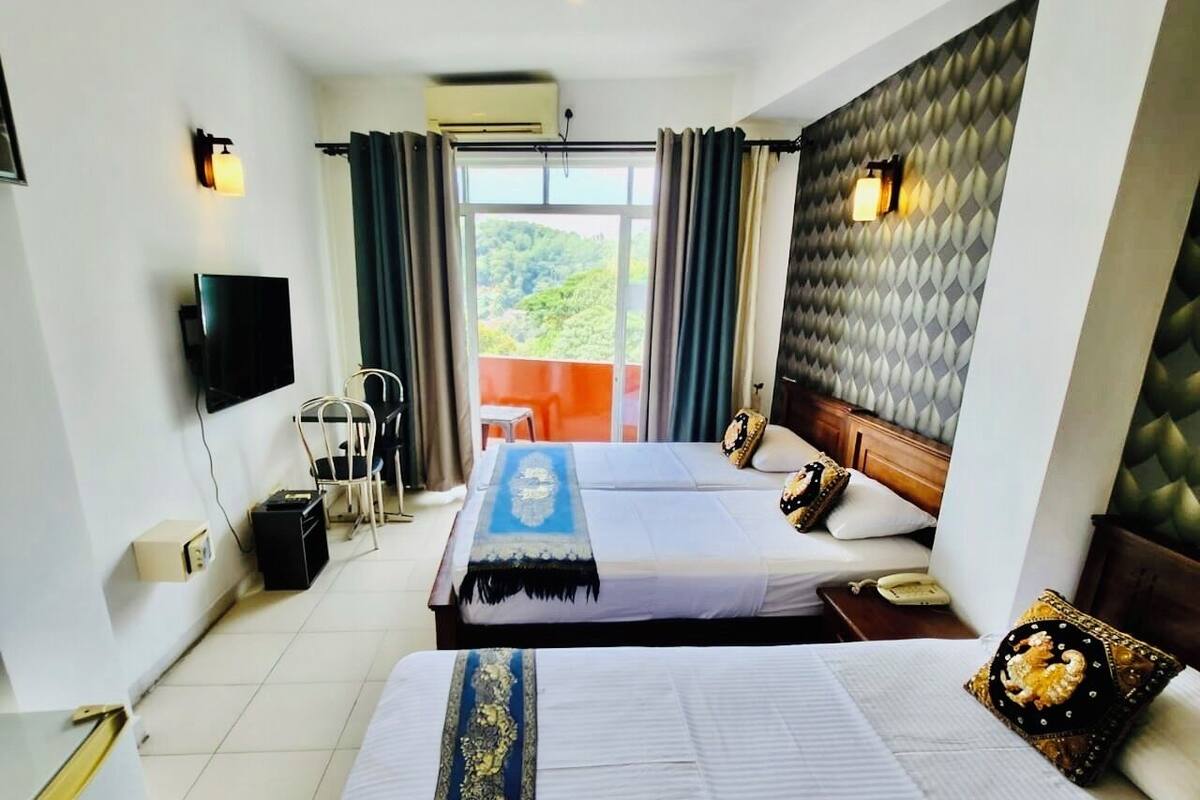 Deluxe Triple Room