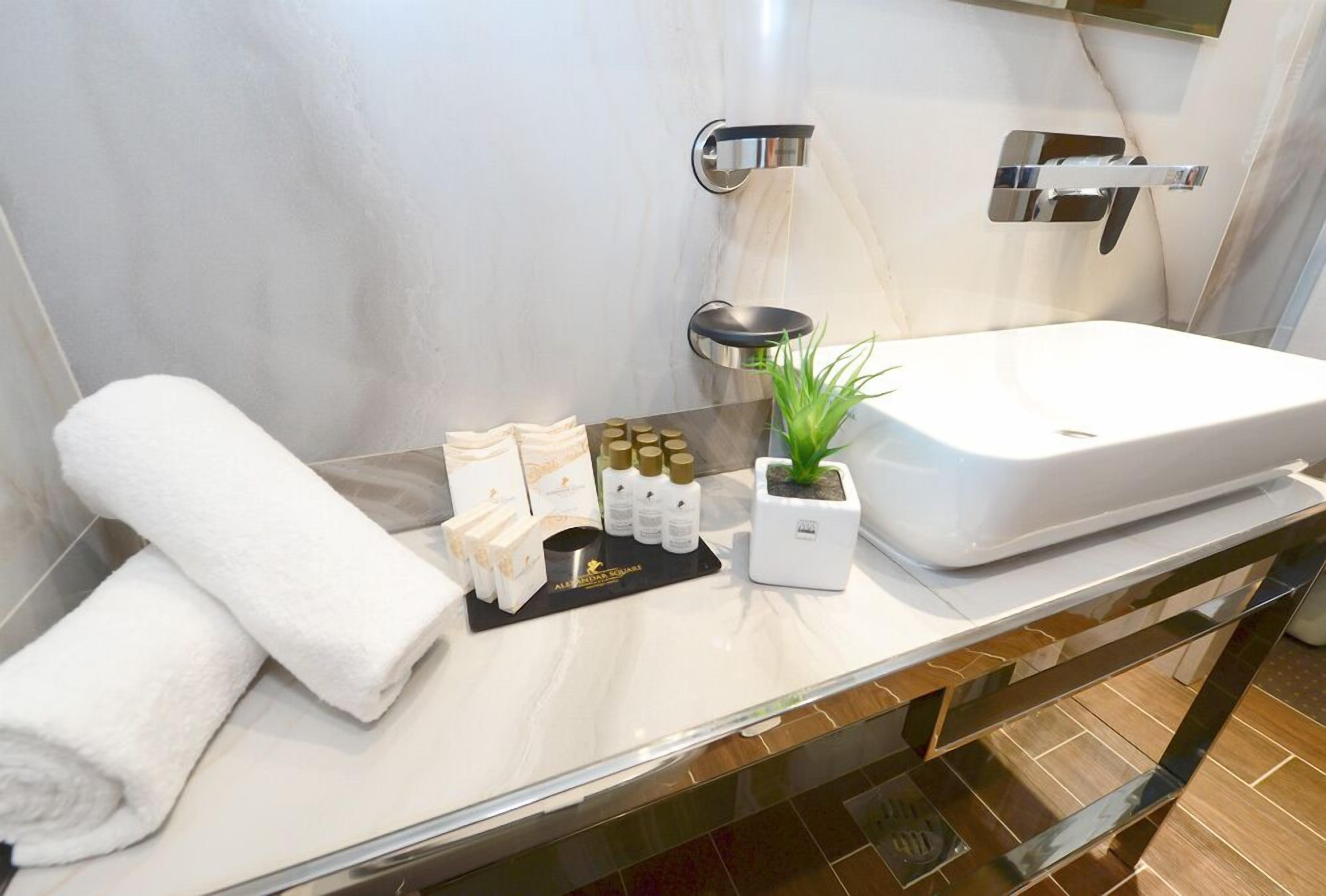 executive suite | 1 bedroom, minibar, in-room safe, desk