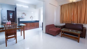 Premium Room - Treebo Park View Hadapsar (Pune)