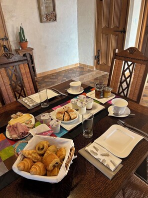 Desayuno continental gratuito