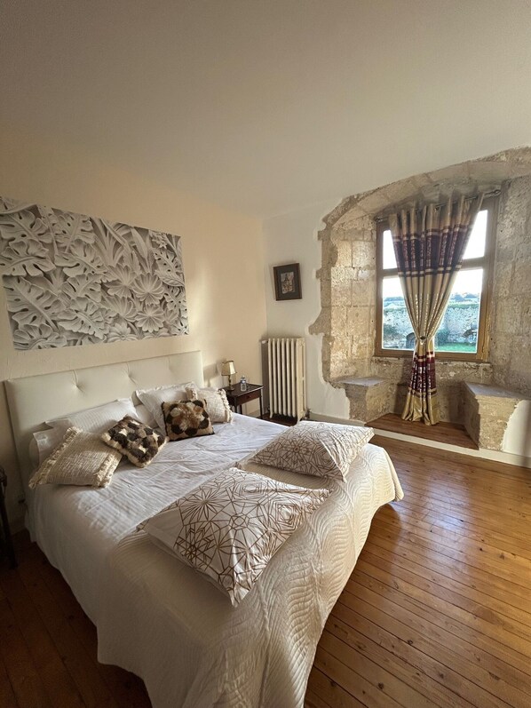 Superior-Doppelzimmer (Des Rois) | Hochwertige Bettwaren, Schreibtisch, schallisolierte Zimmer, Babybetten