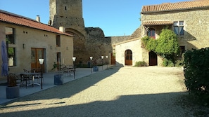 Exterior - Le Vieux Château (Airvault)