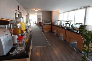 Free daily buffet breakfast - Gurgenci Suite Hotel (Eskisehir)