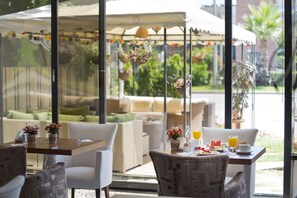 Frühstück, Mittagessen und Abendessen