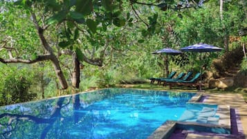 Private pool