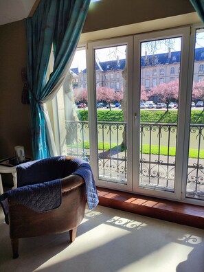 Quadruple Room | In-room safe, desk, free cribs/infant beds, free WiFi - Logis Hôtel Les Pages (Luneville)