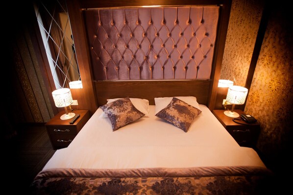 Suite | Minibar, in-room safe, desk, soundproofing