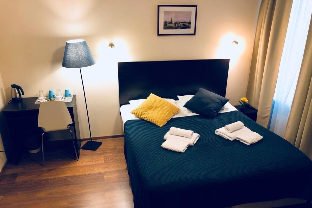 Quarto casal ou duplo conforto | Roupas de cama premium, cofres nos quartos, escrivaninha