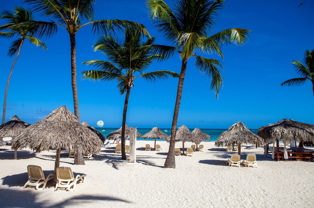 Los Corales Beach Village 1