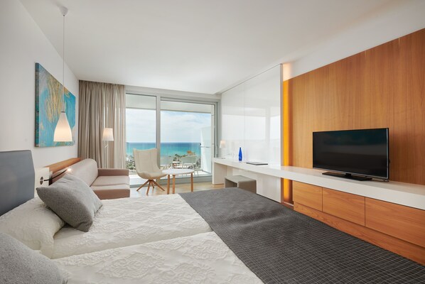 Minibar, két bảo mật tại phòng, bàn, màn/rèm cản sáng 
