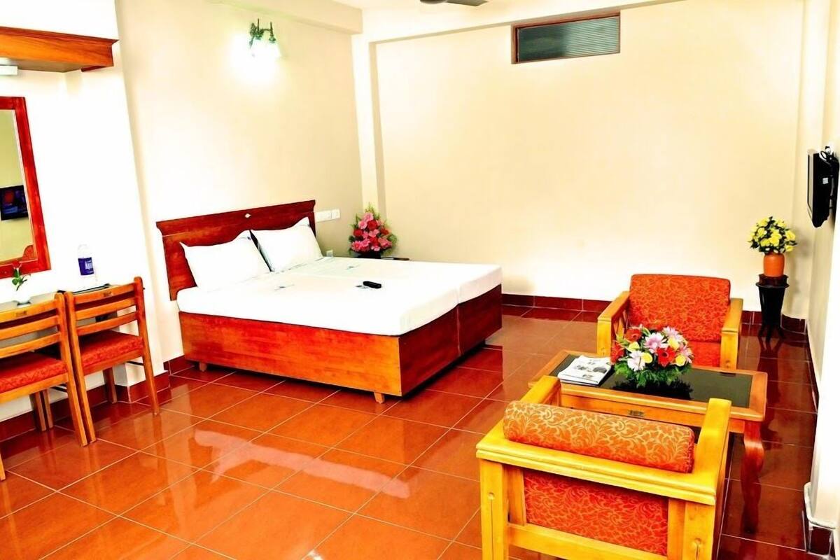 Desk, rollaway beds, wheelchair access