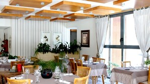 Restaurant - Hôtel les Sapins (Le Menil)