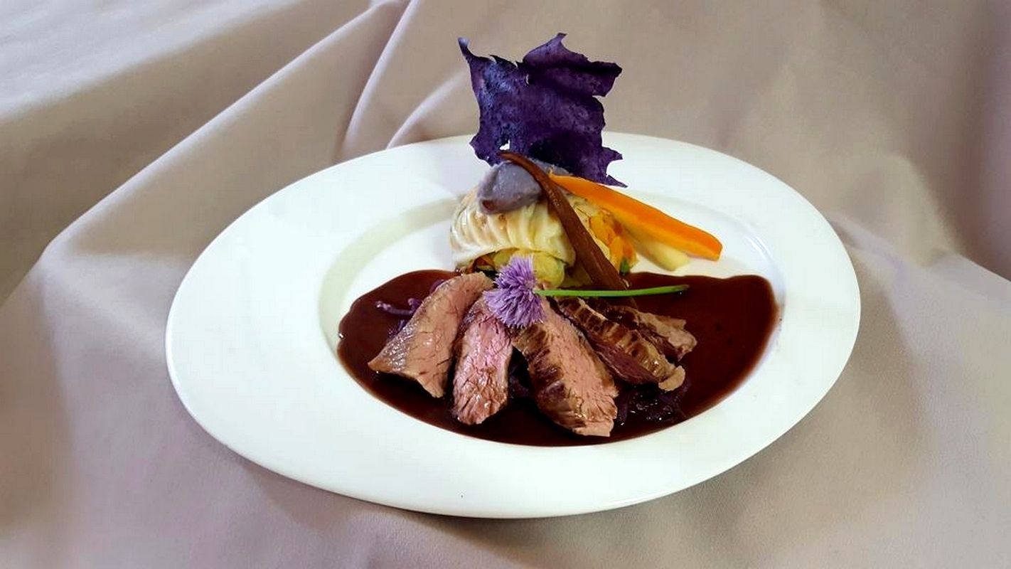 lunch and dinner served, french cuisine