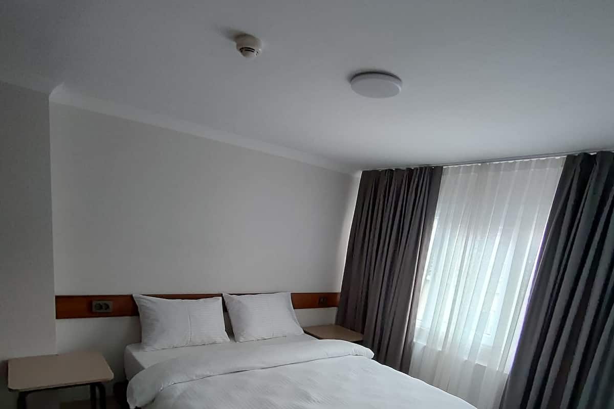 Superior tweepersoonskamer | Lakens van Egyptisch katoen, luxe beddengoed, een kluis op de kamer