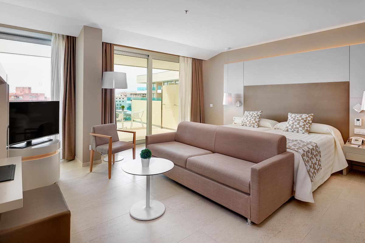 1 bedroom, minibar, in-room safe, desk